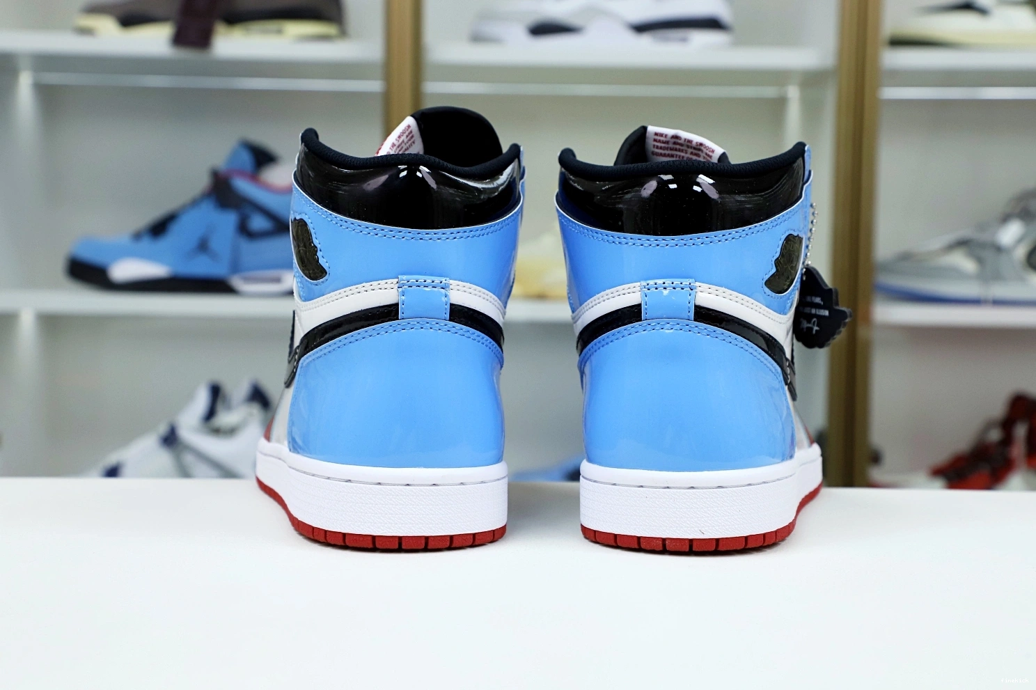 OG RETRO HIGH AIR 'FEARLESS' JORDAN 1 0122